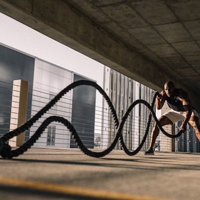 足球明星梅西在球场上的精彩瞬间